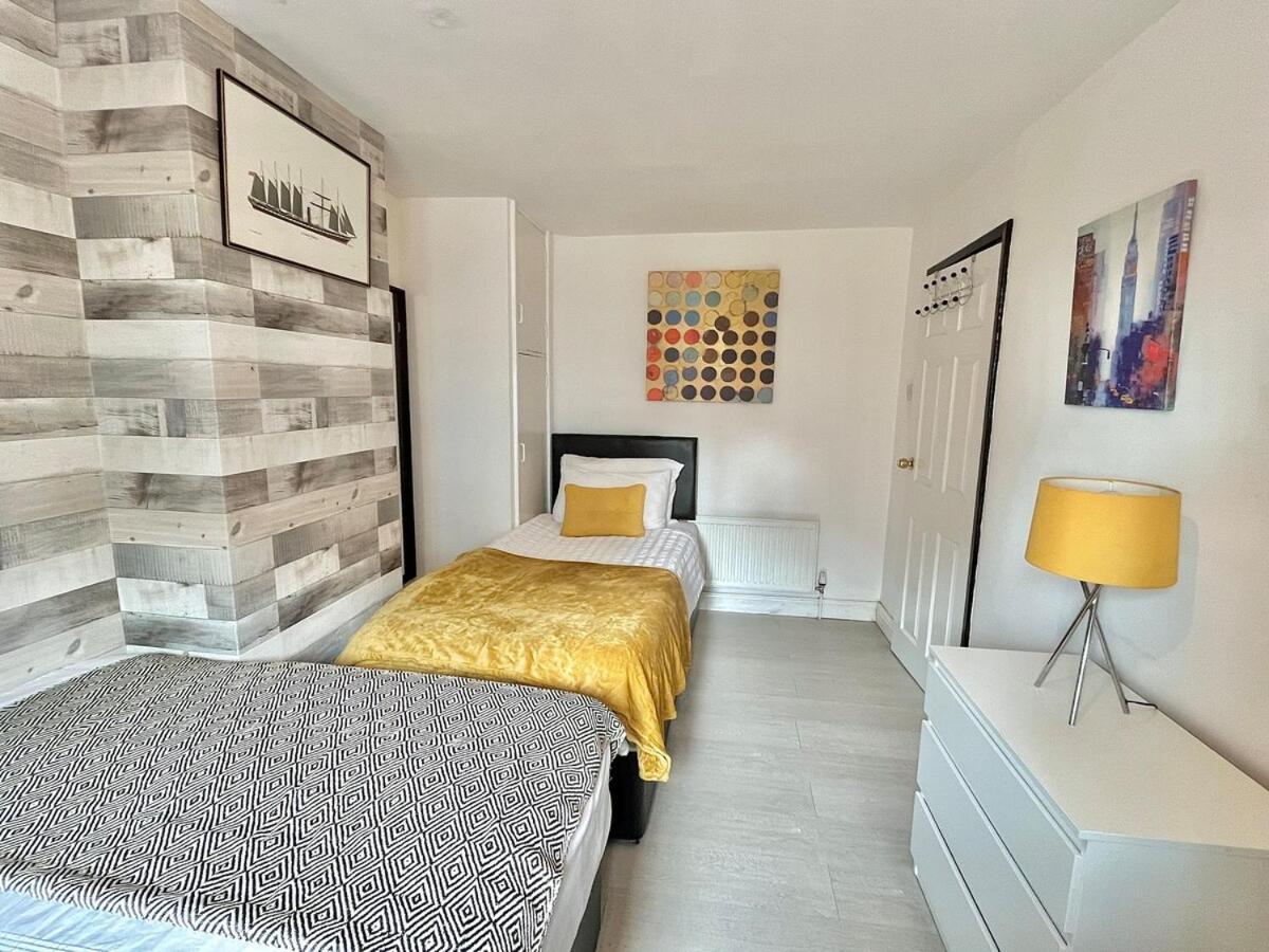 Holiday home George House-weeklystay-centrelocation-student-business-parking-sleep8 *