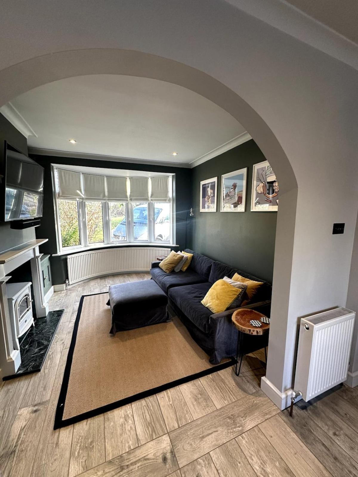 Newly Renovated 2-bed