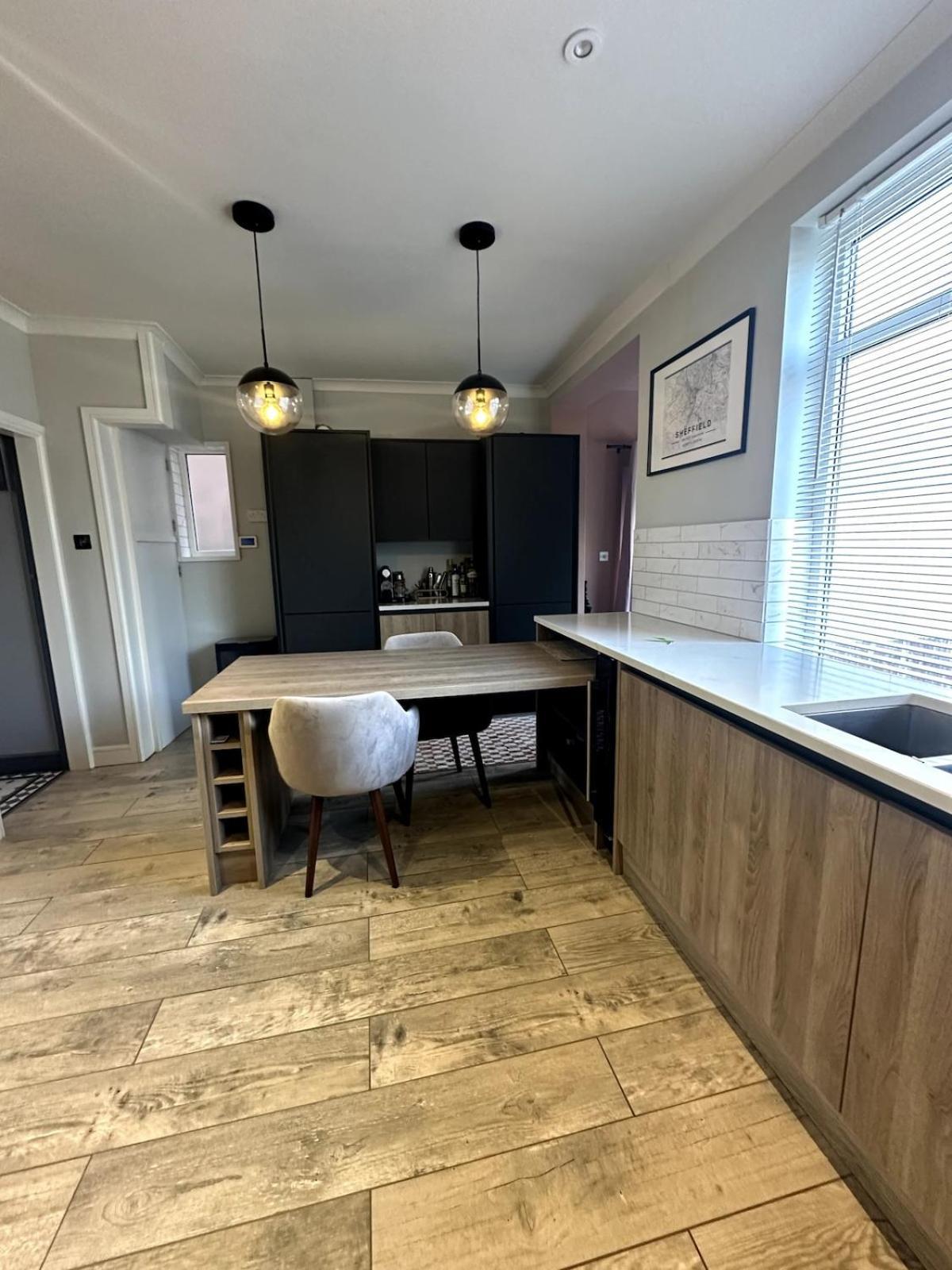 Newly Renovated 2-bed Holiday home