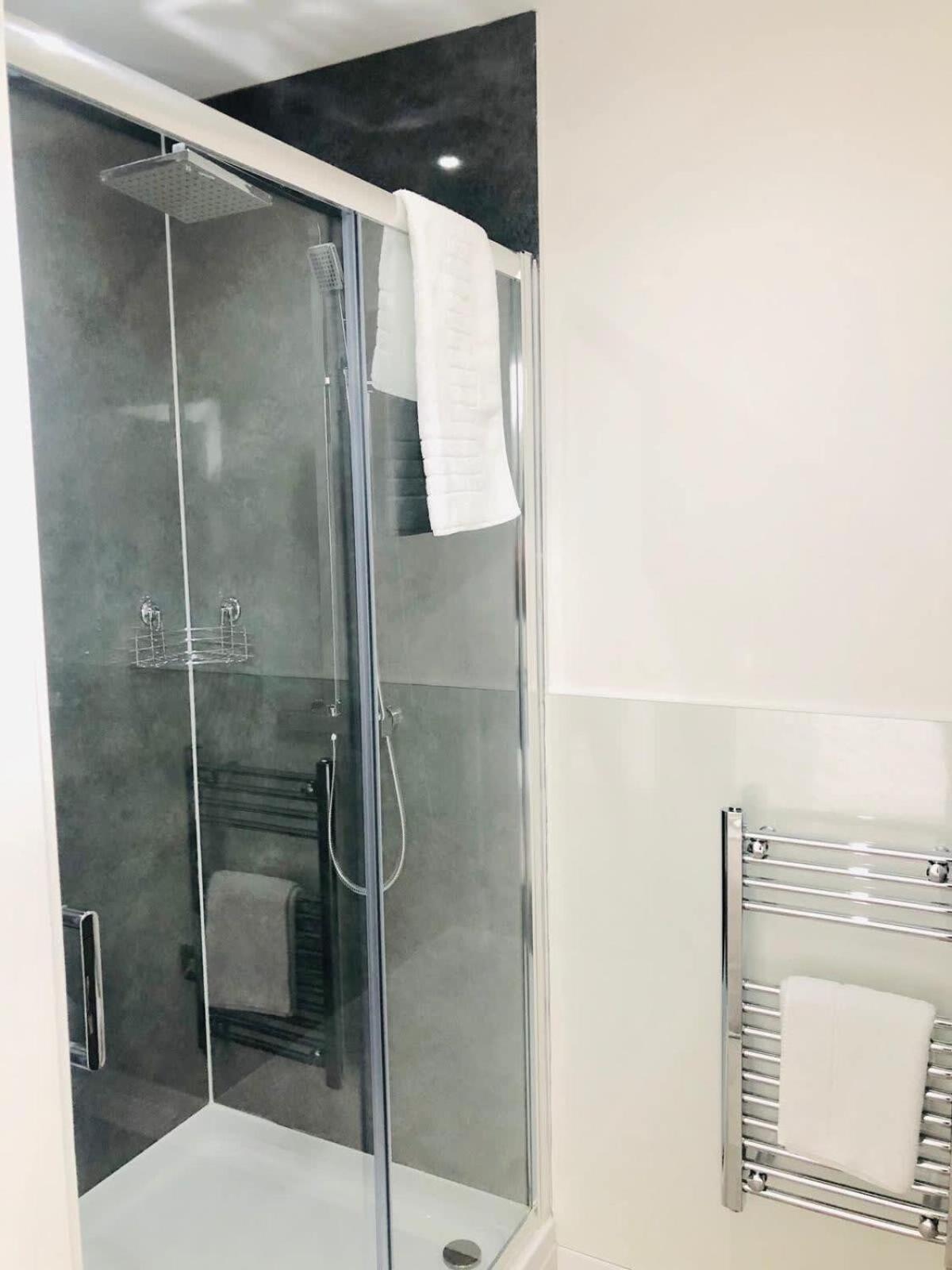Apartment Two Bedroom Flat Millennium Gallery In Langset Road *