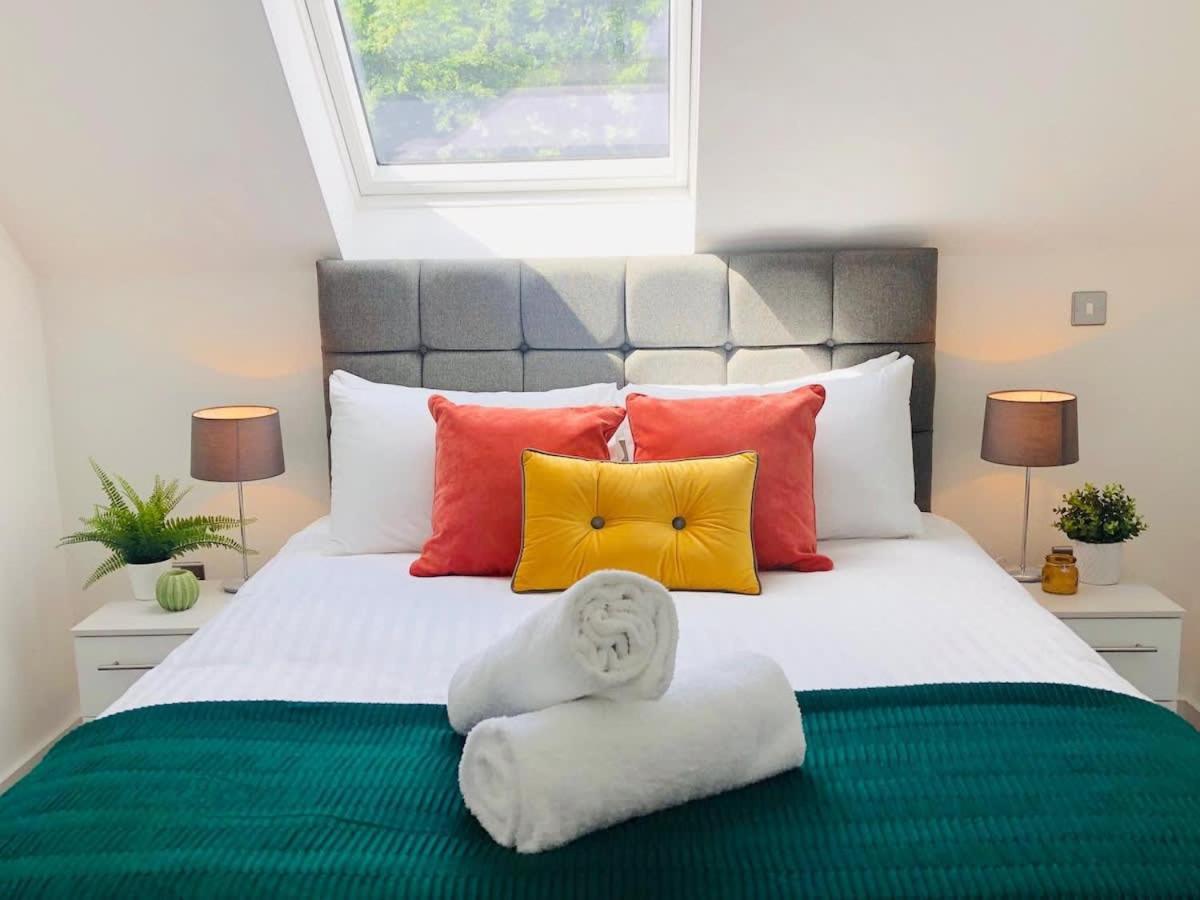 Apartment Two Bedroom Flat Millennium Gallery In Langset Road *