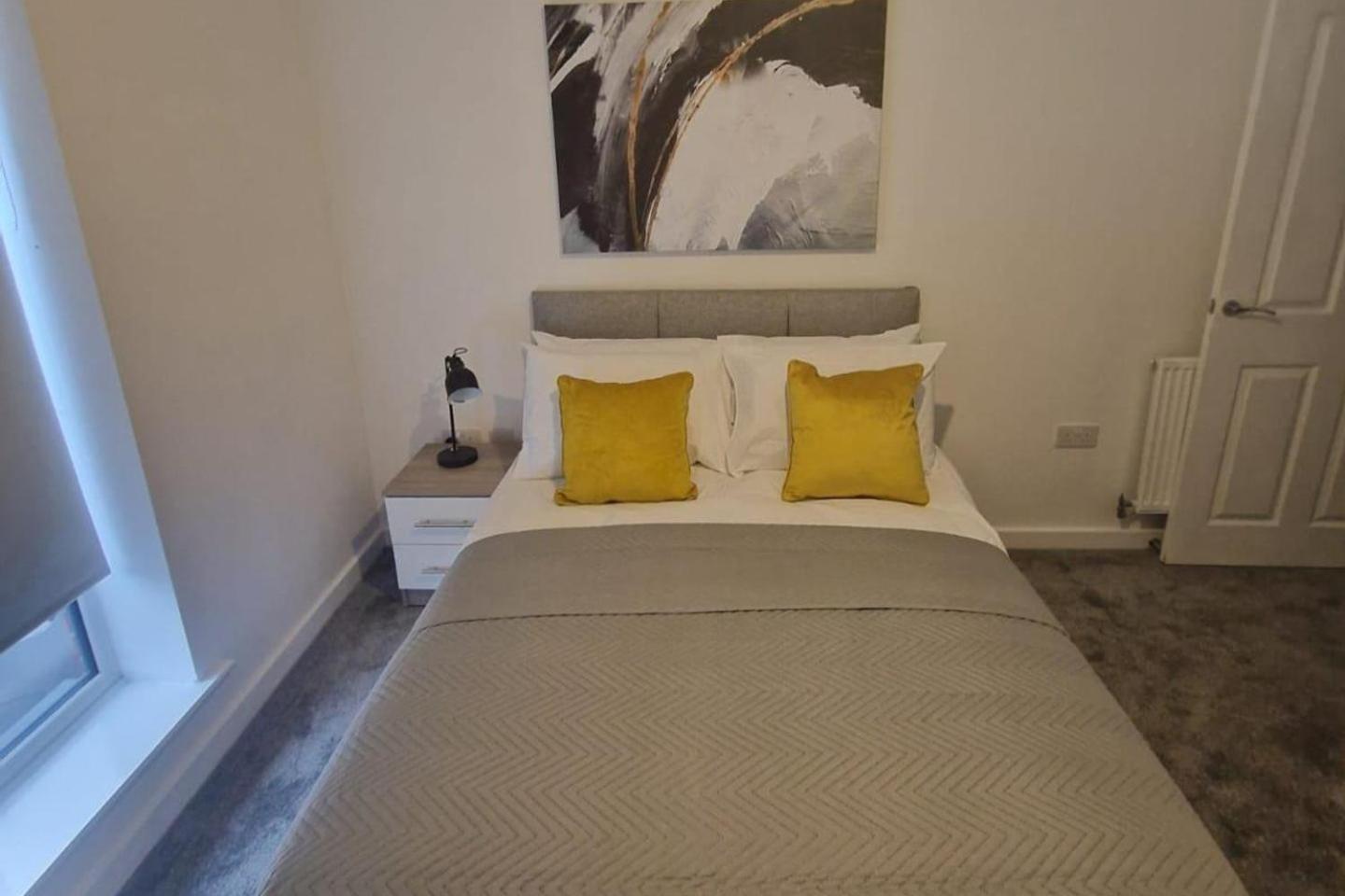 Serenity House With 5 Bedrooms * Sheffield
