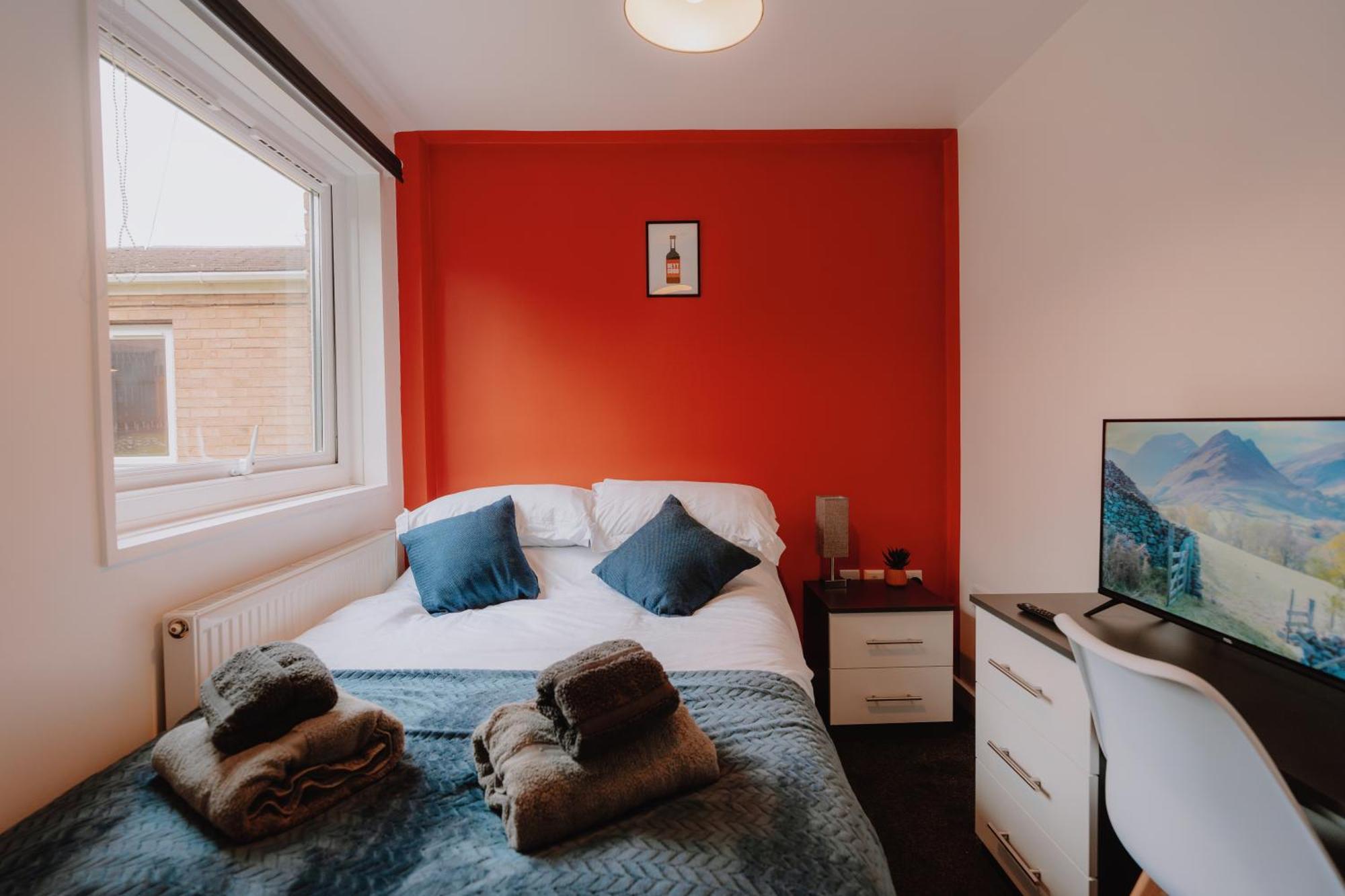 Spacious 6 Bed Lodge, Free Parking * Sheffield