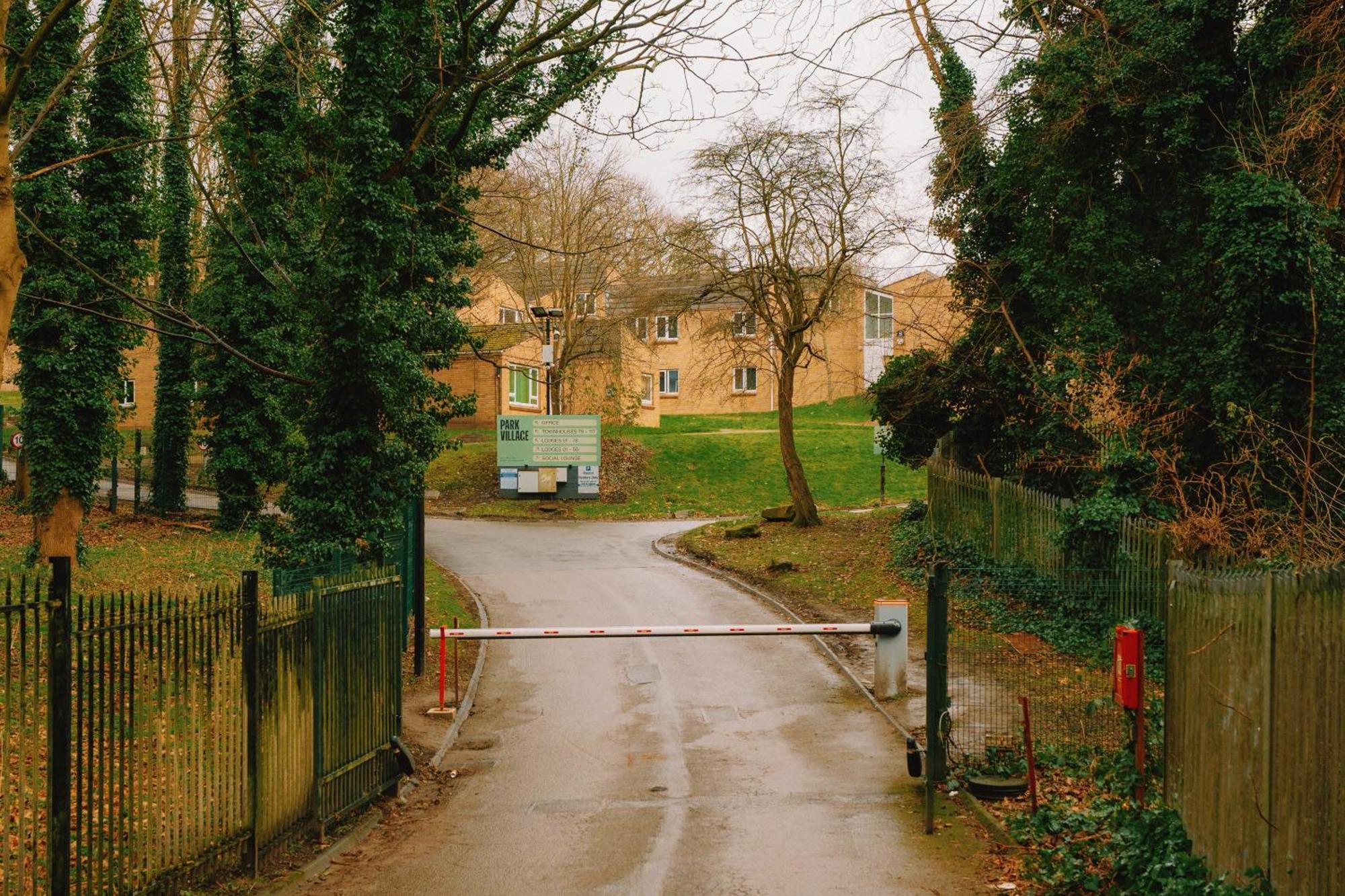 Spacious 6 Bed Lodge, Free Parking Sheffield