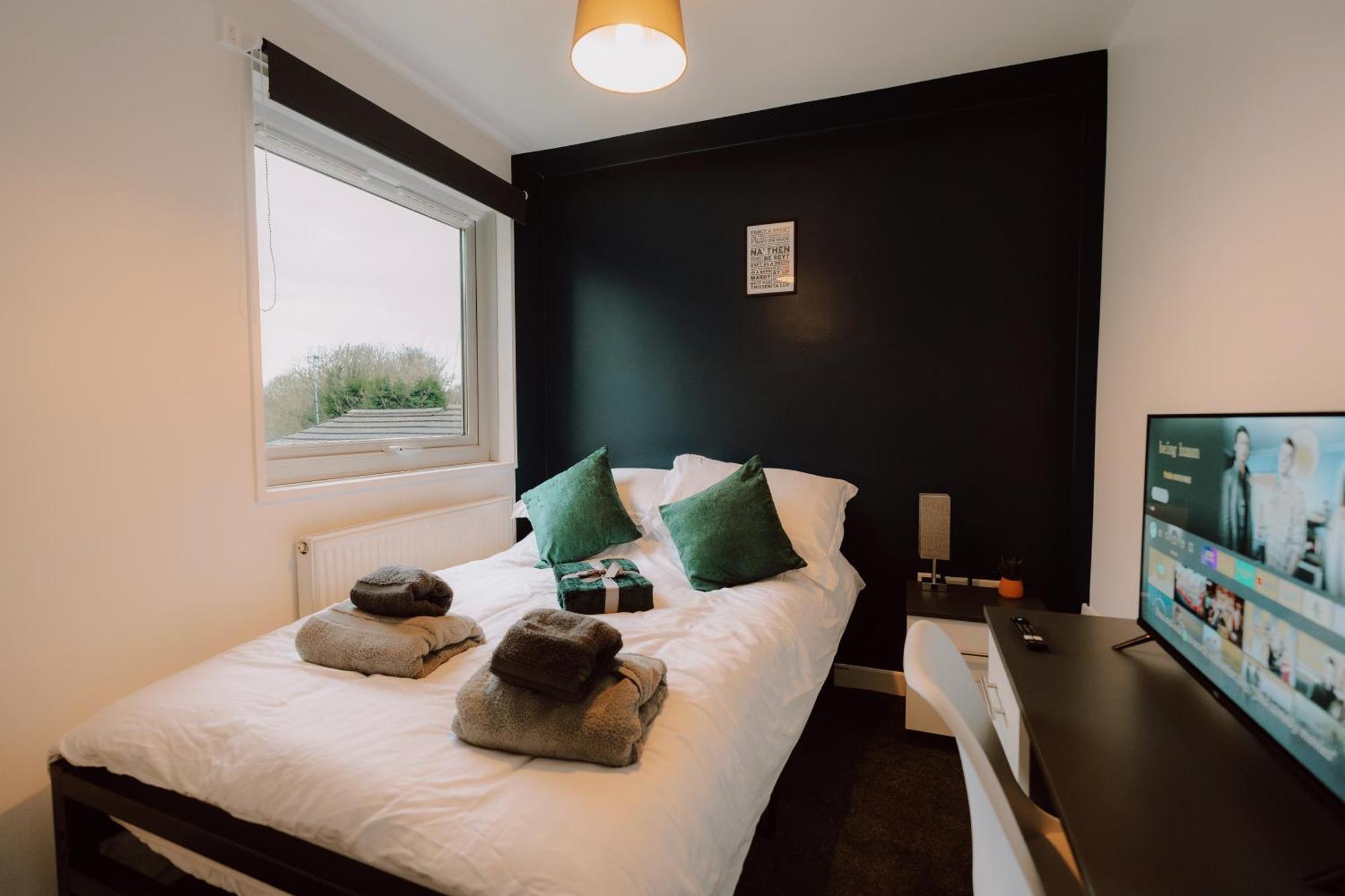 Spacious 6 Bed Lodge, Free Parking Apartment
