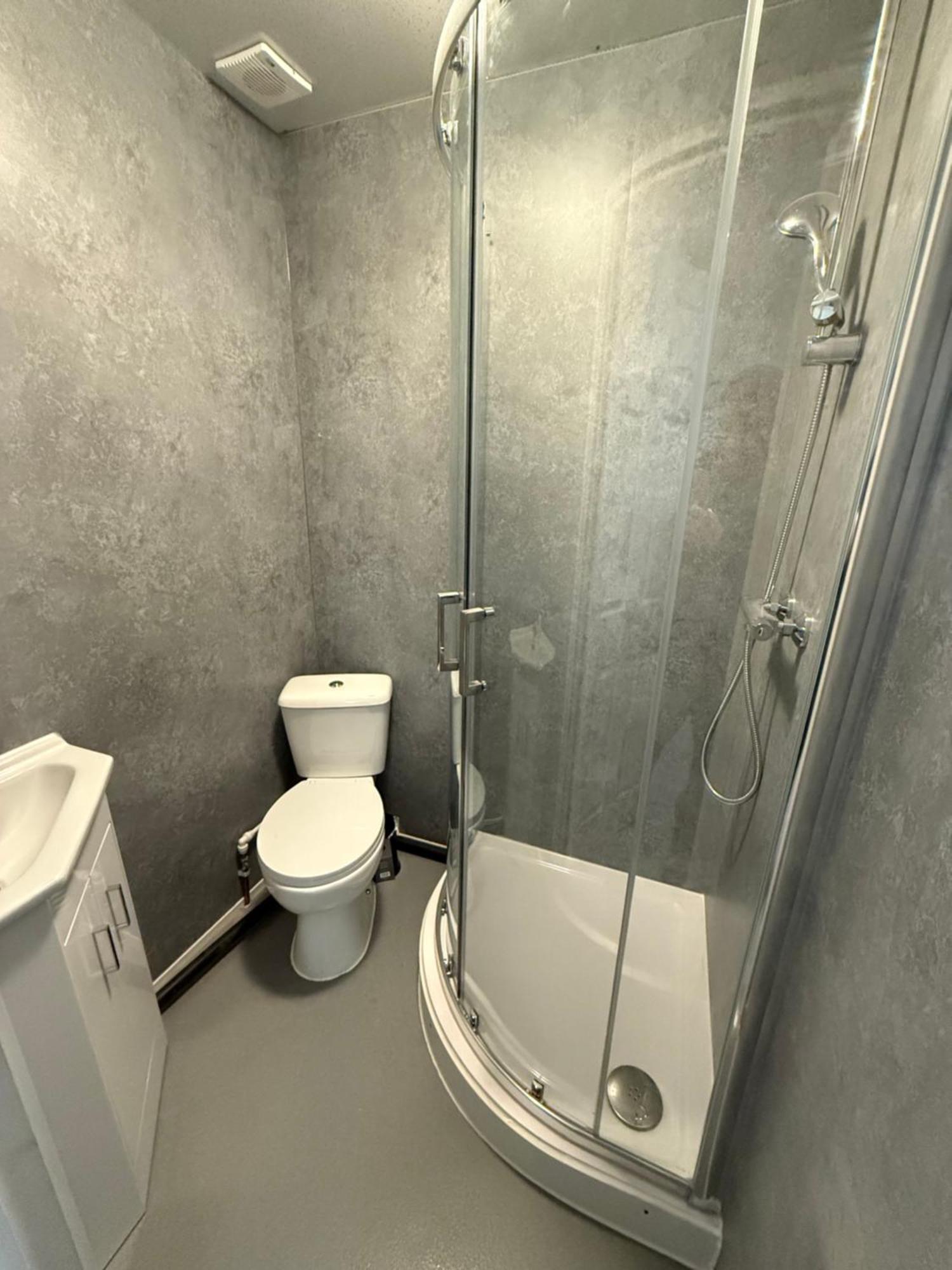Apartment Centre Uni Area Ps4 Netflix *