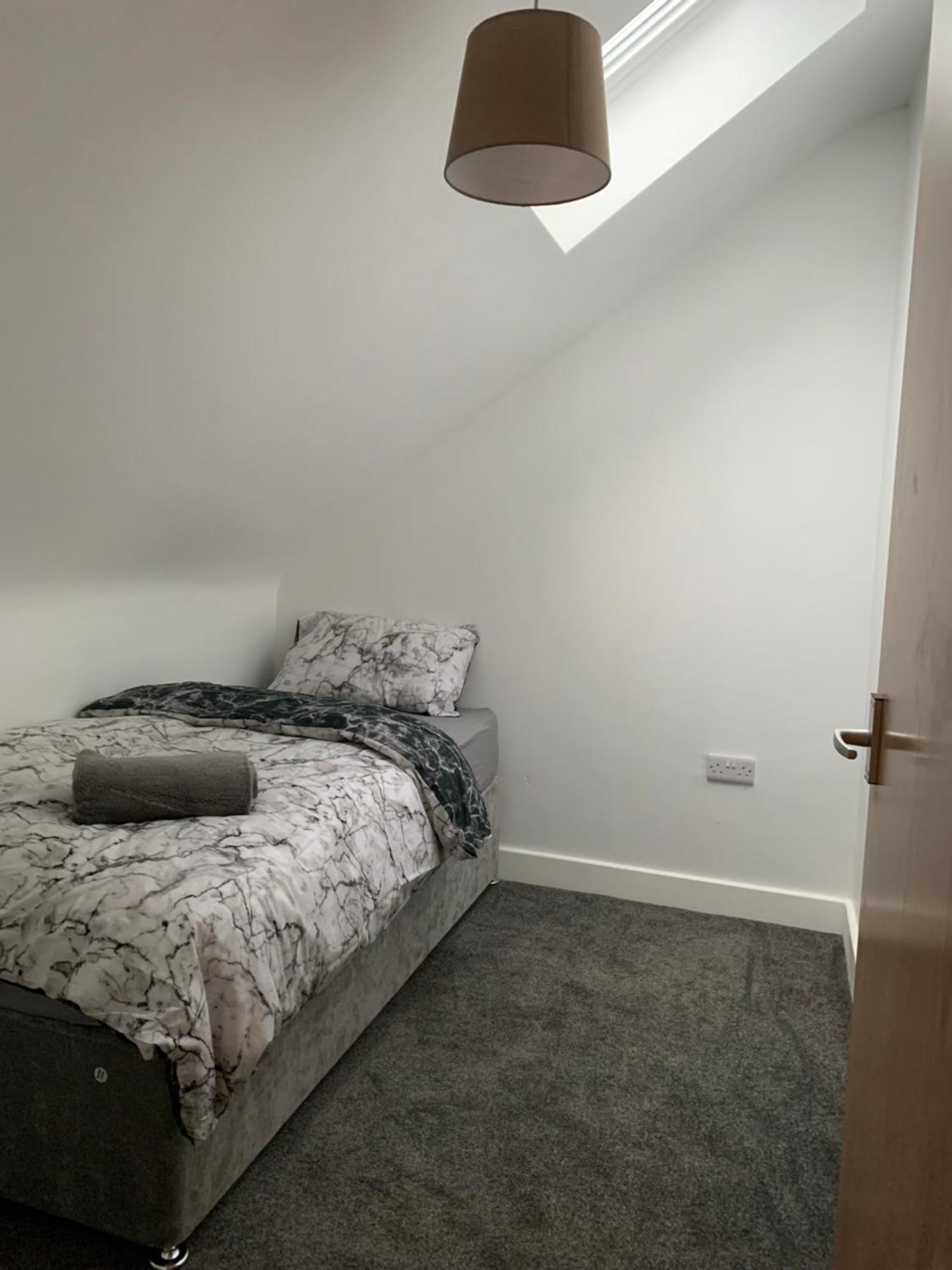 Campion Contractor With Parking Apartment *