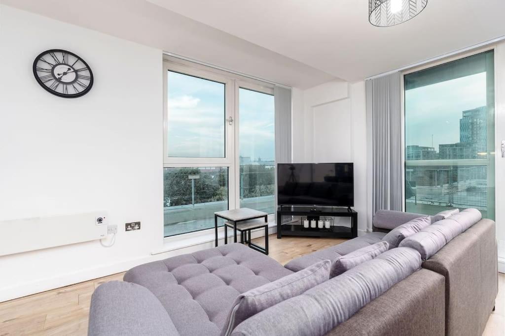 Pent House Roof Balcony Mananged By Luxenites Centre Apartment