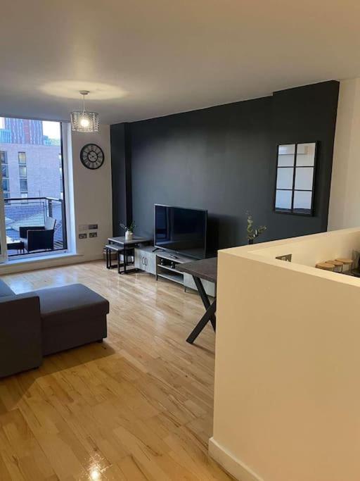 Homely Apartment, Balcony, Free Parking Managed By Luxenites Apartment