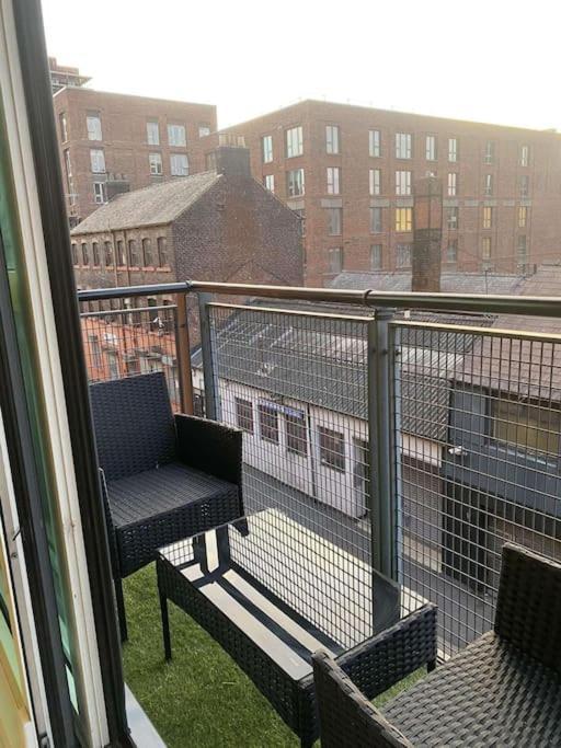 Apartamento Homely Apartment, Balcony, Free Parking Managed By Luxenites