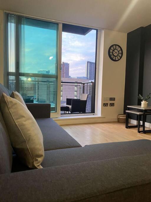 Homely Apartment, Balcony, Free Parking Managed By Luxenites Apartment *