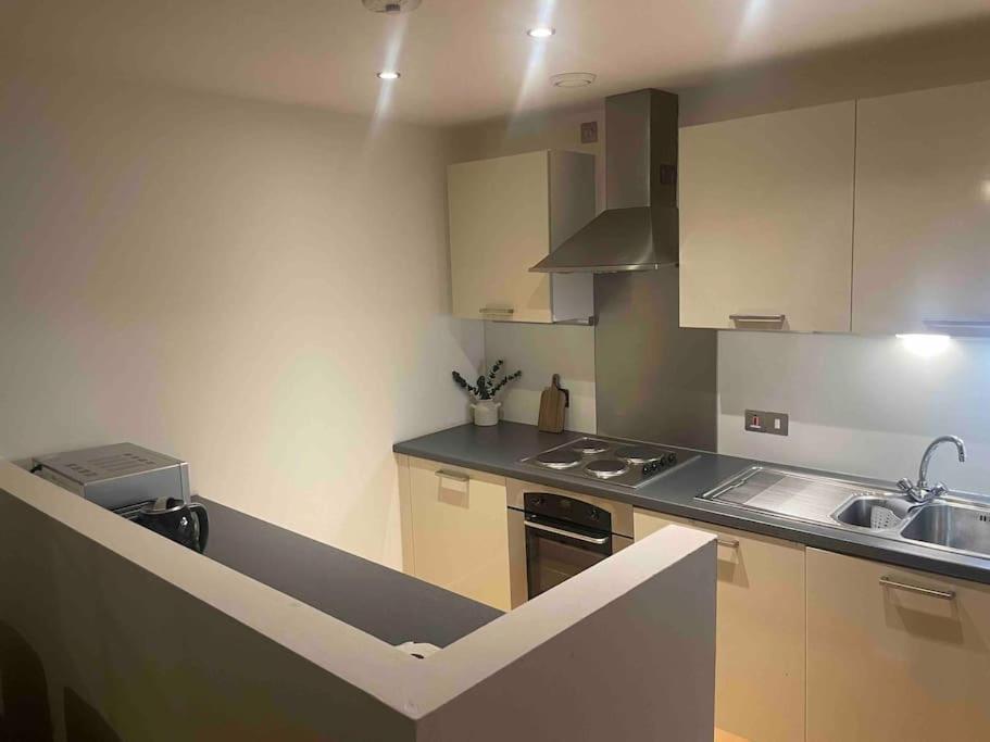 Apartment Homely Apartment, Balcony, Free Parking Managed By Luxenites *