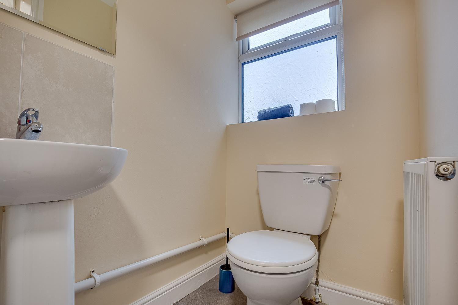 * Spacious 5br Collegiate Crescent * Group * Apartment