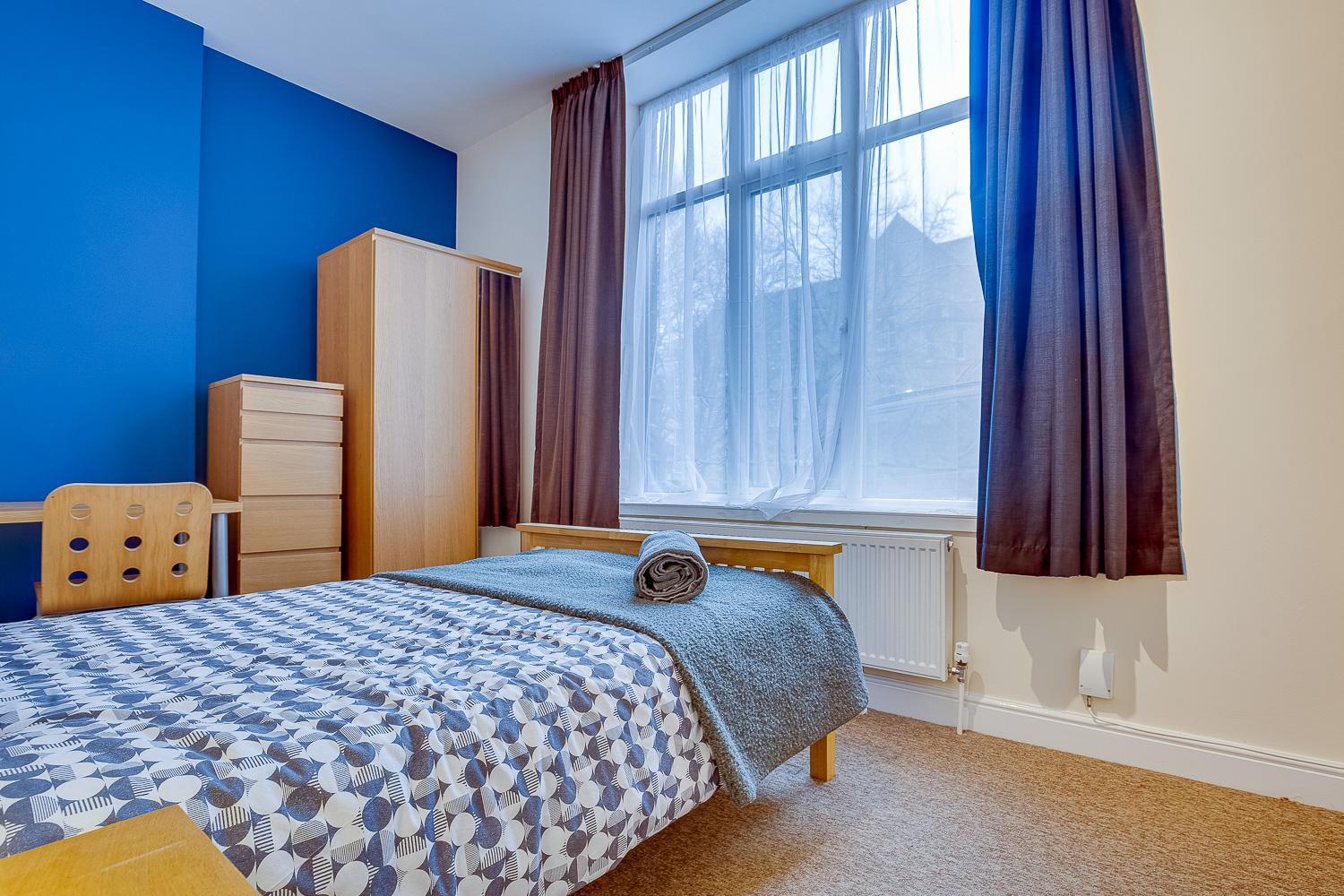 * Spacious 5br Collegiate Crescent * Group * Apartment Sheffield