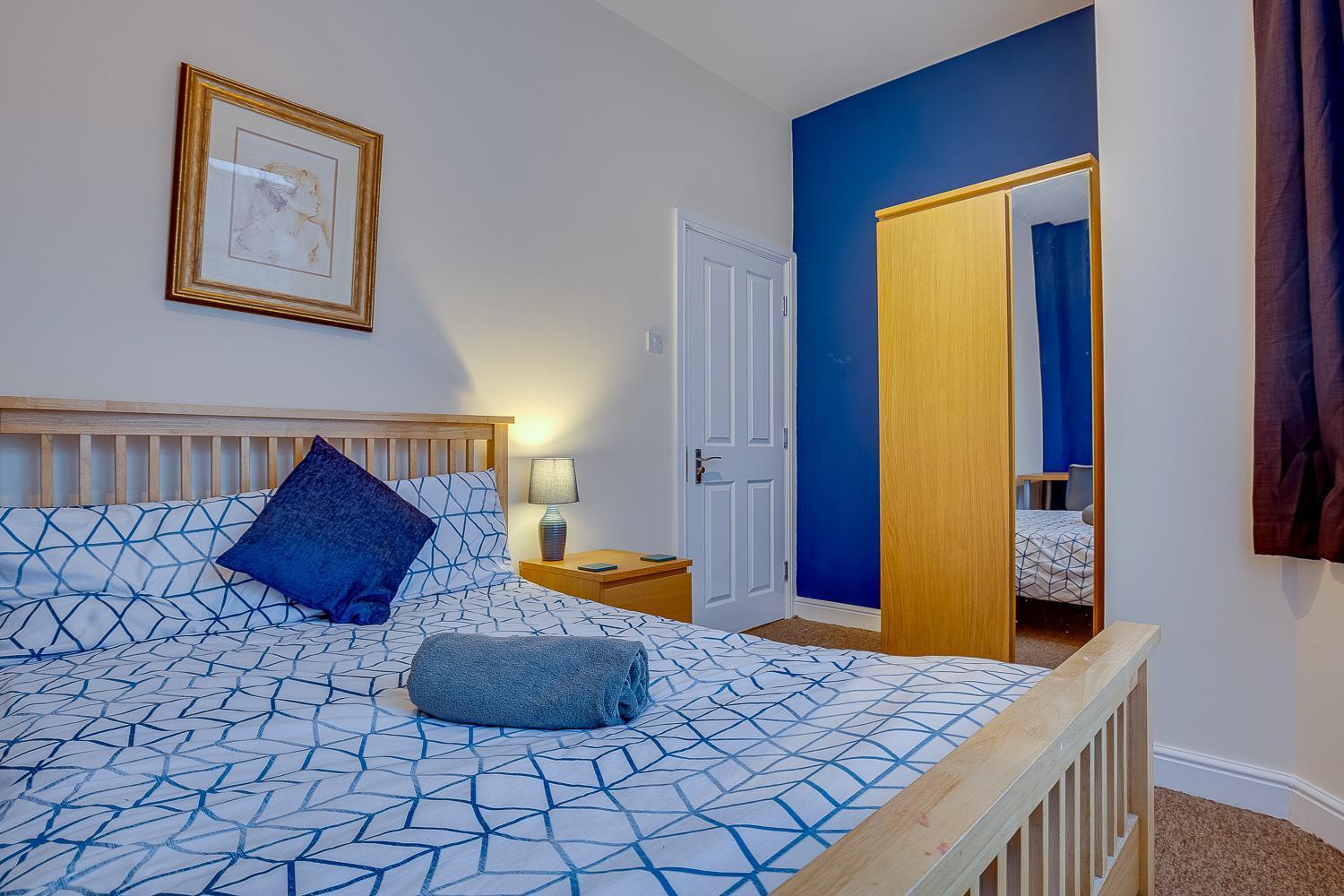 * Spacious 5br Collegiate Crescent * Group * Sheffield