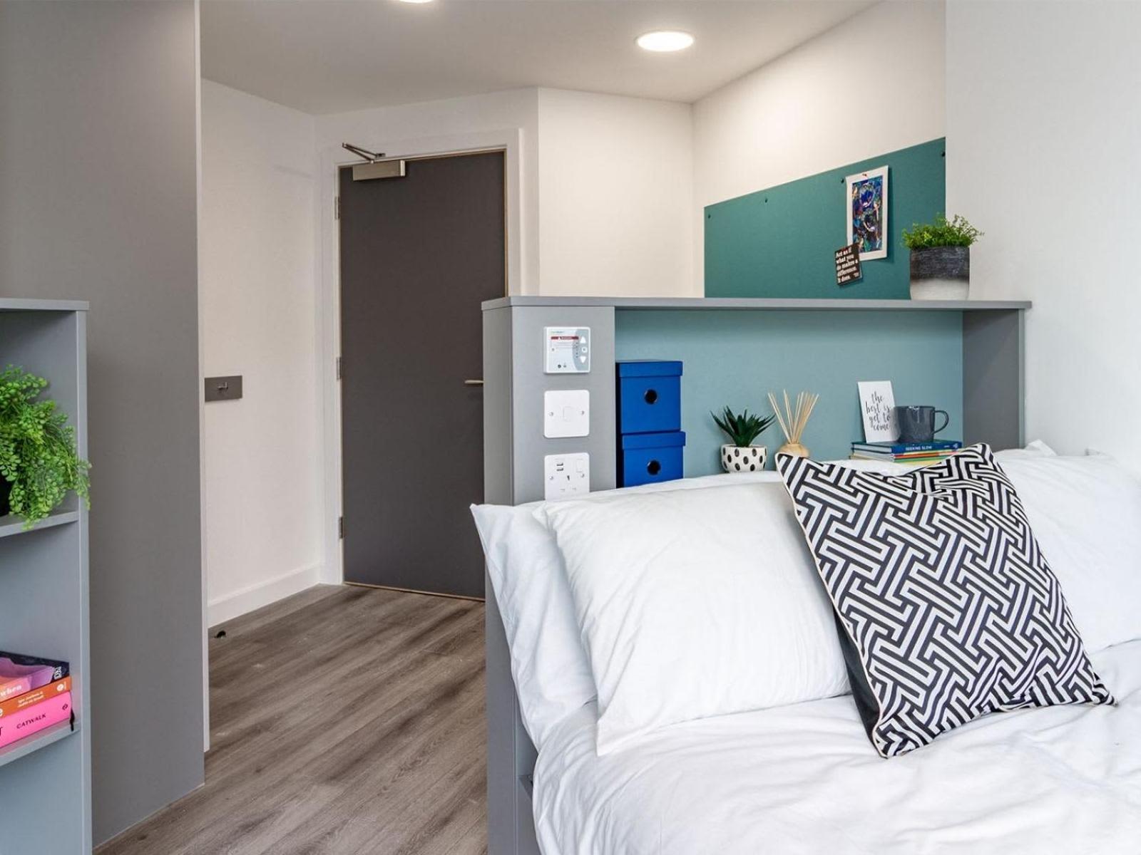 For Student Only Ensuites And At The Gate Near Centre Apartment