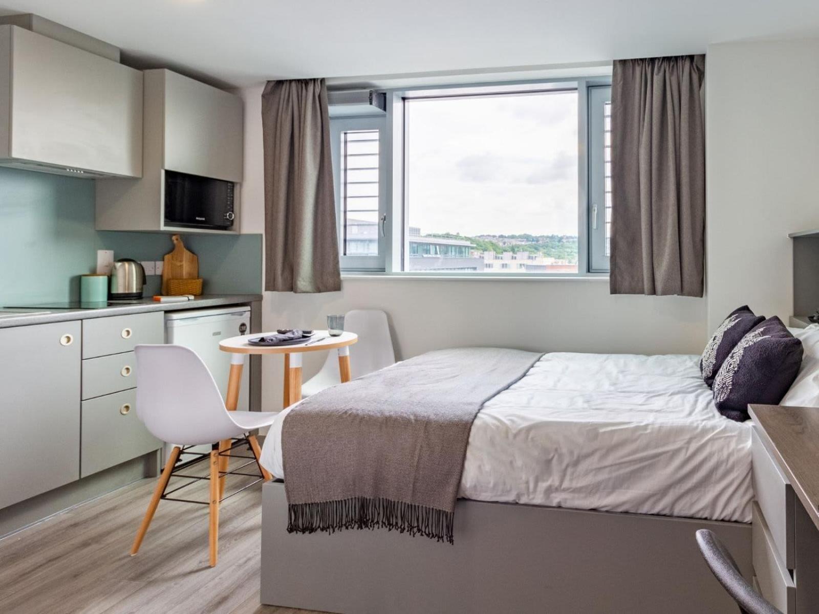 For Student Only Ensuites And At The Gate Near Centre