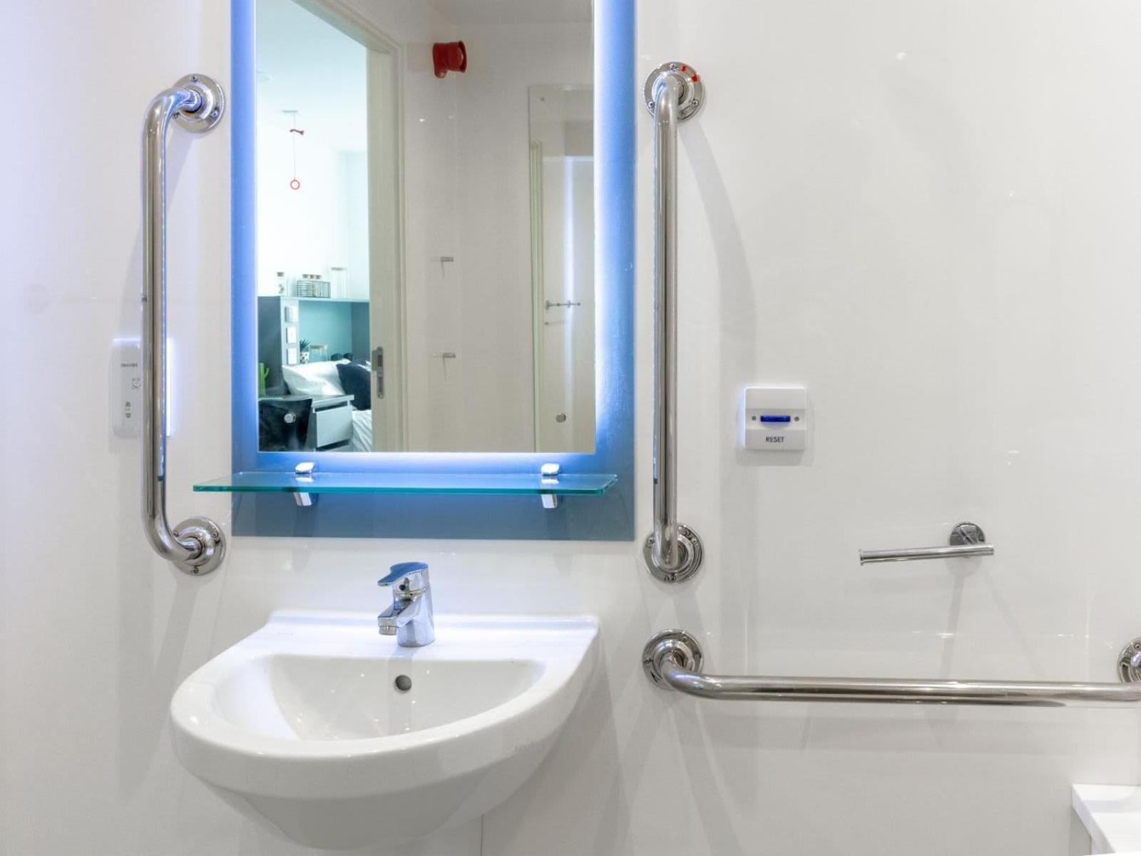 For Student Only Ensuites And At The Gate Near Centre Apartment