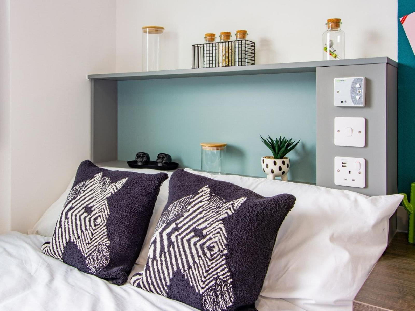 For Student Only Ensuites And At The Gate Near Centre
