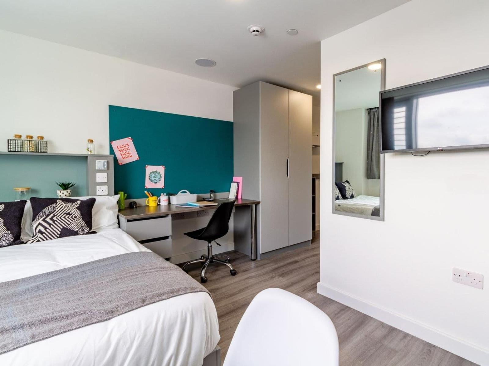 For Student Only Ensuites And At The Gate Near Centre Apartment