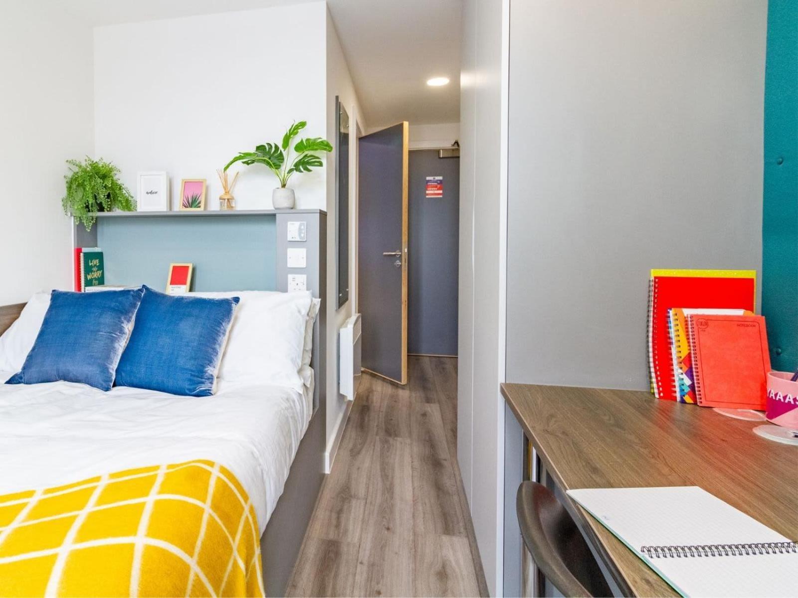 For Student Only Ensuites And At The Gate Near Centre Apartment *