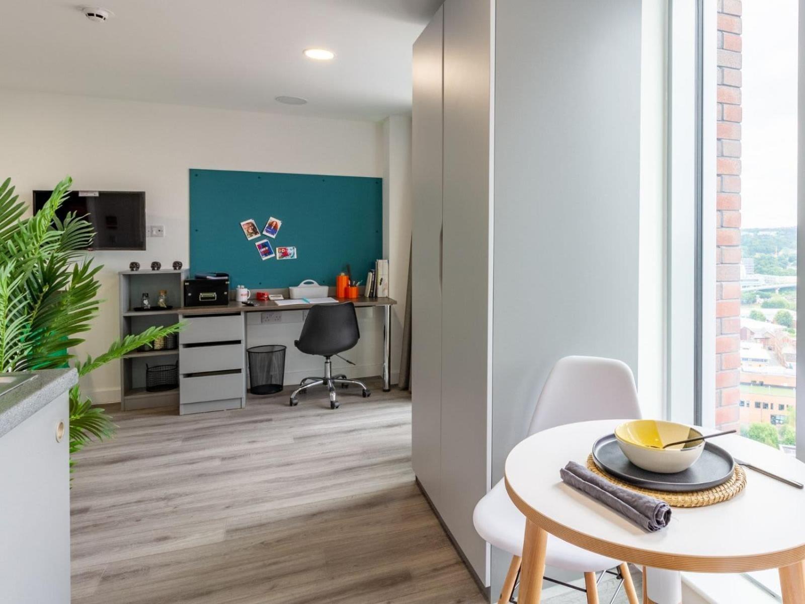 For Student Only Ensuites And At The Gate Near Centre *
