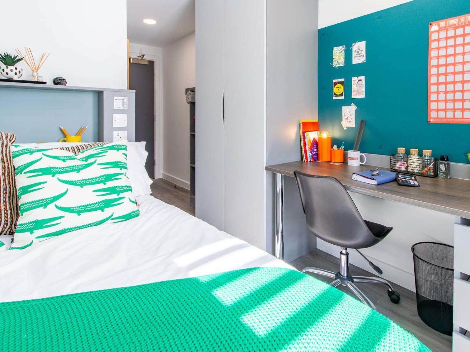 For Student Only Ensuites And At The Gate Near Centre
