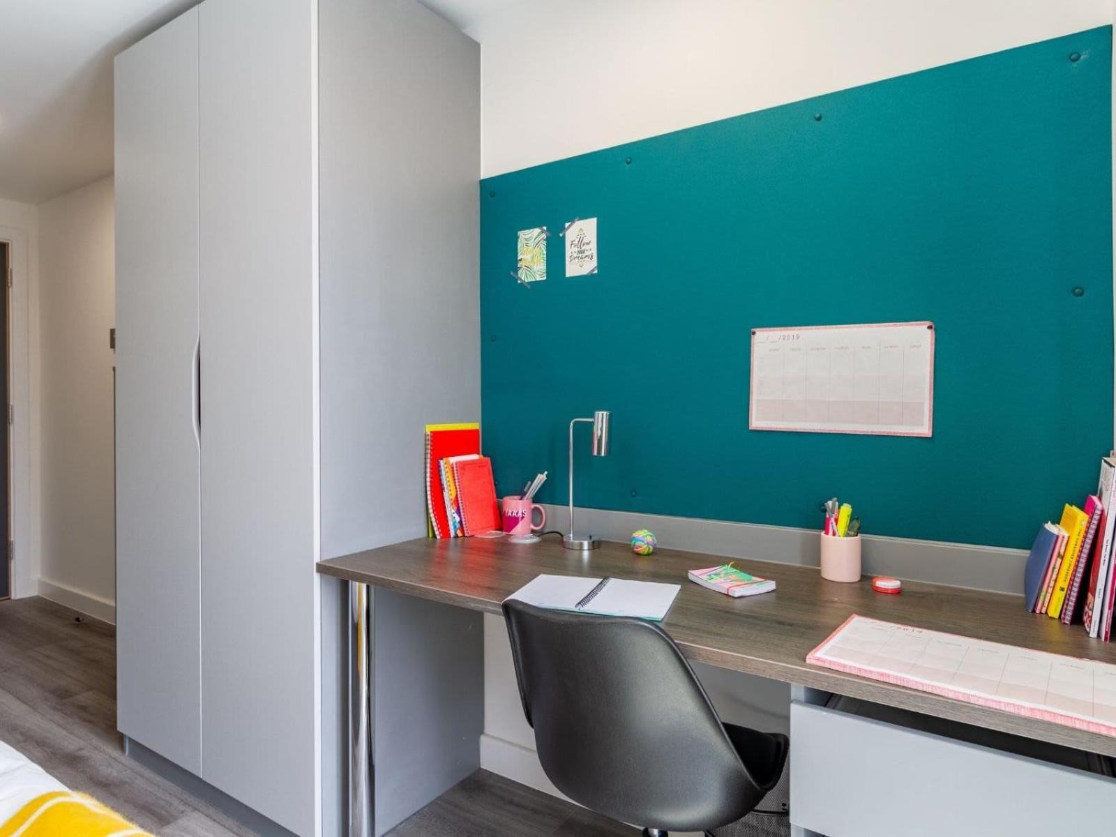 For Student Only Ensuites And At The Gate Near Centre