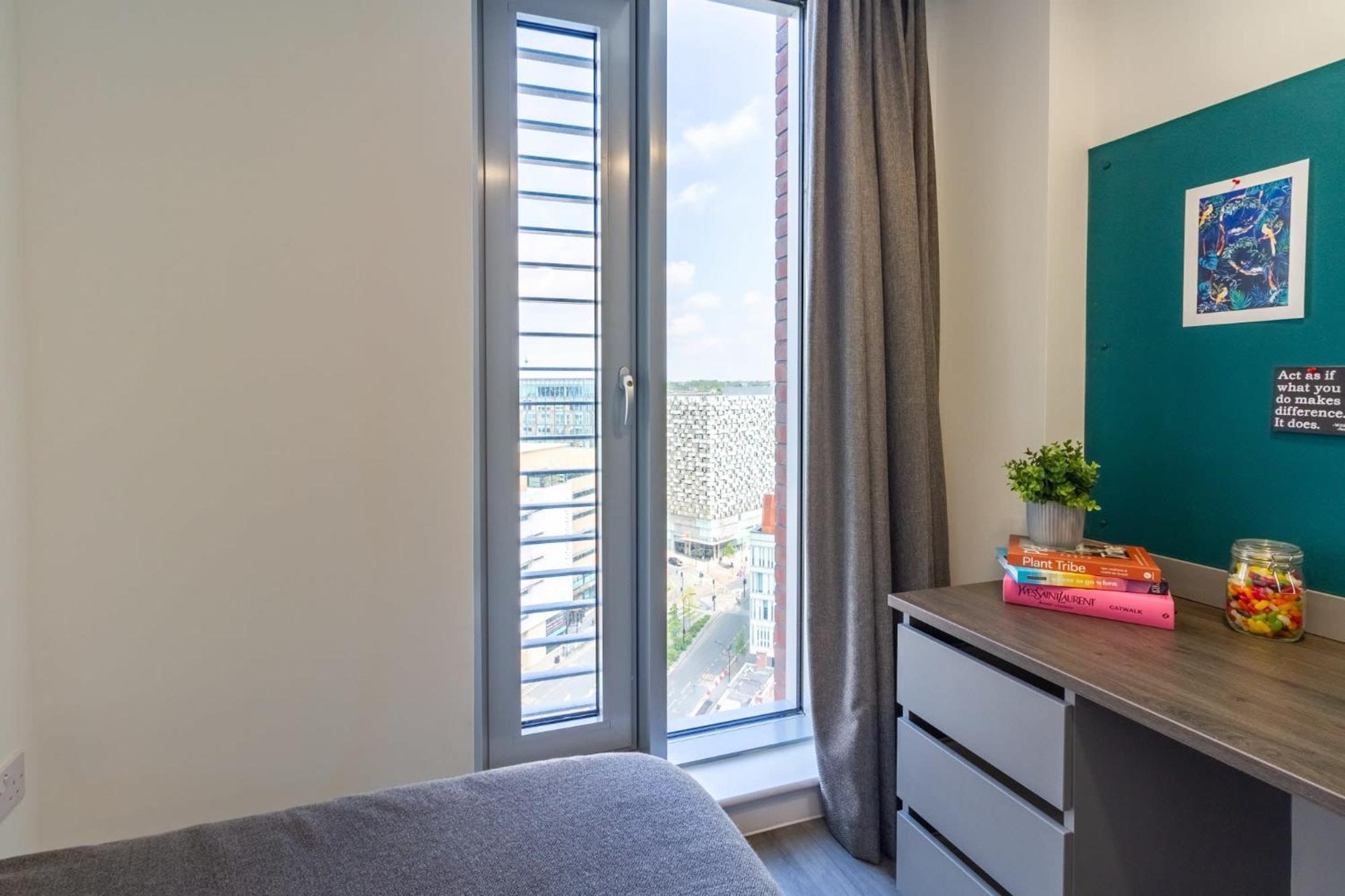 Apartment For Student Only Ensuites And At The Gate Near Centre