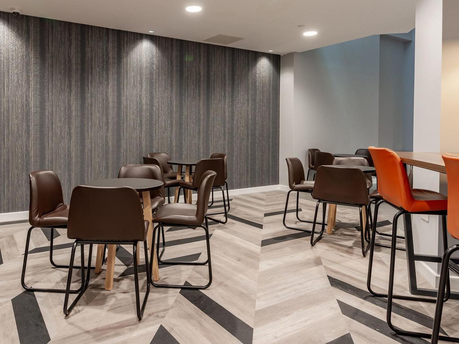 For Student Only Ensuites And At The Gate Near Centre Apartment *