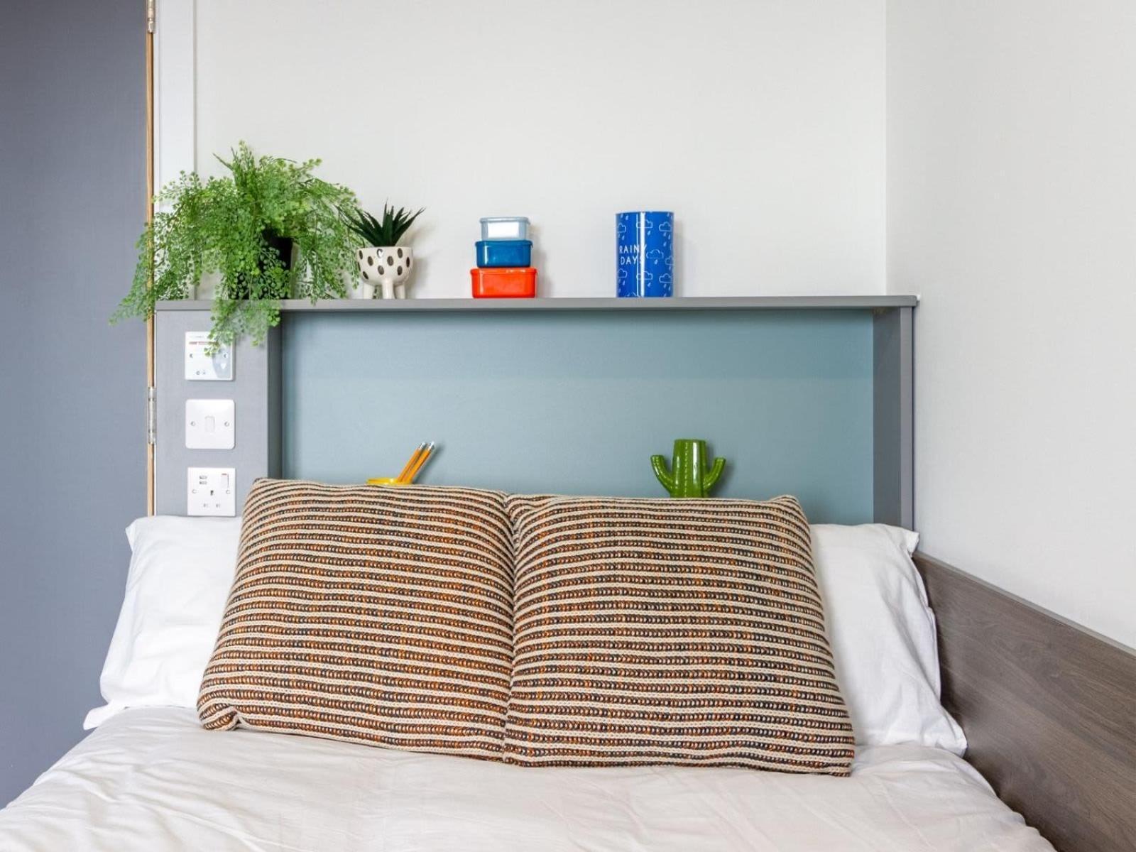 Apartment For Student Only Ensuites And At The Gate Near Centre *