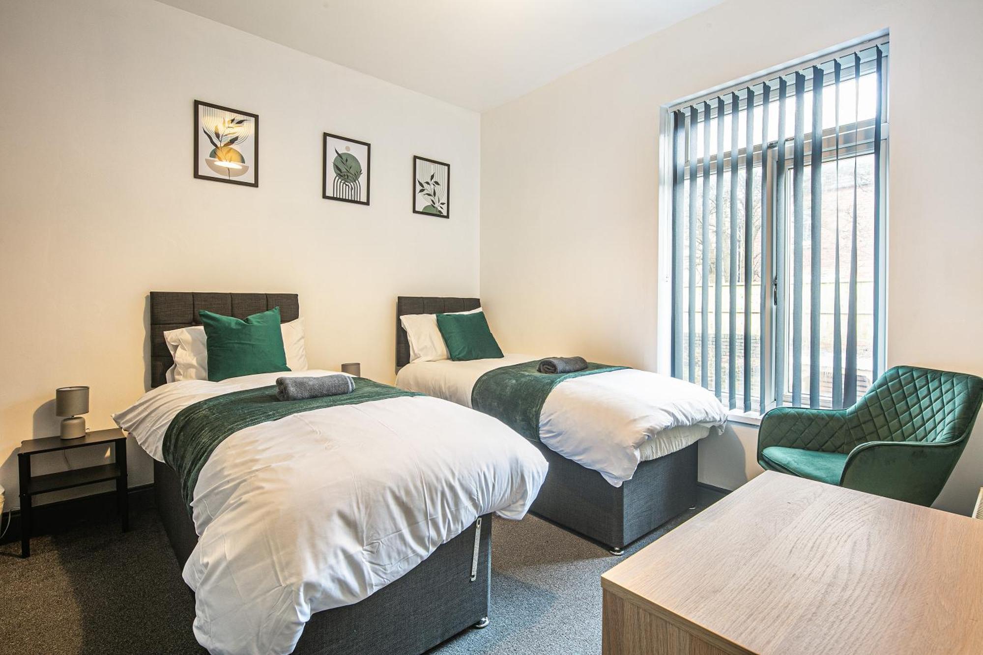 Four Bedrrom House By Brookland Serviced Short Lets With Free Wifi *