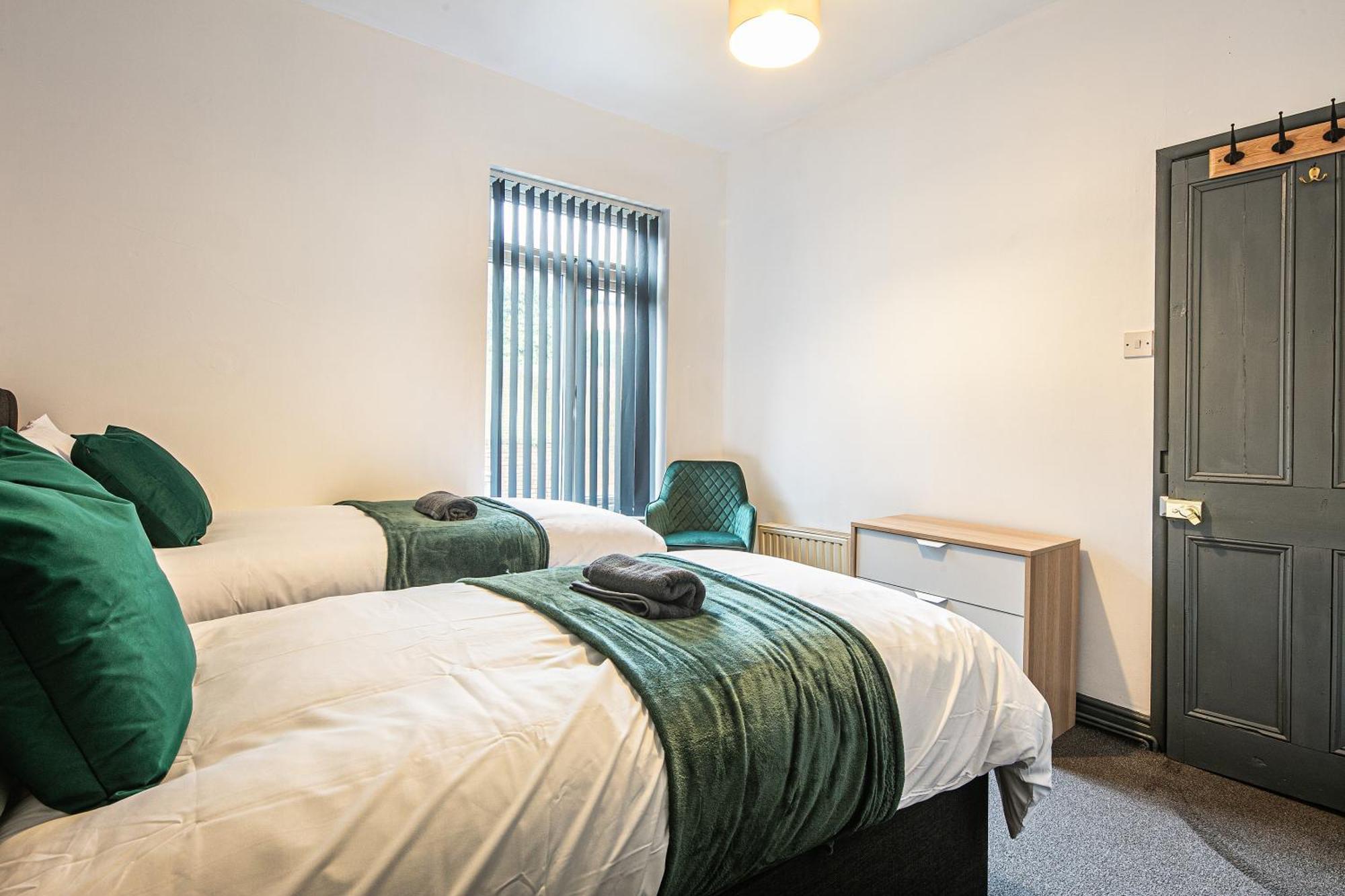 Holiday home Four Bedrrom House By Brookland Serviced Short Lets With Free Wifi *