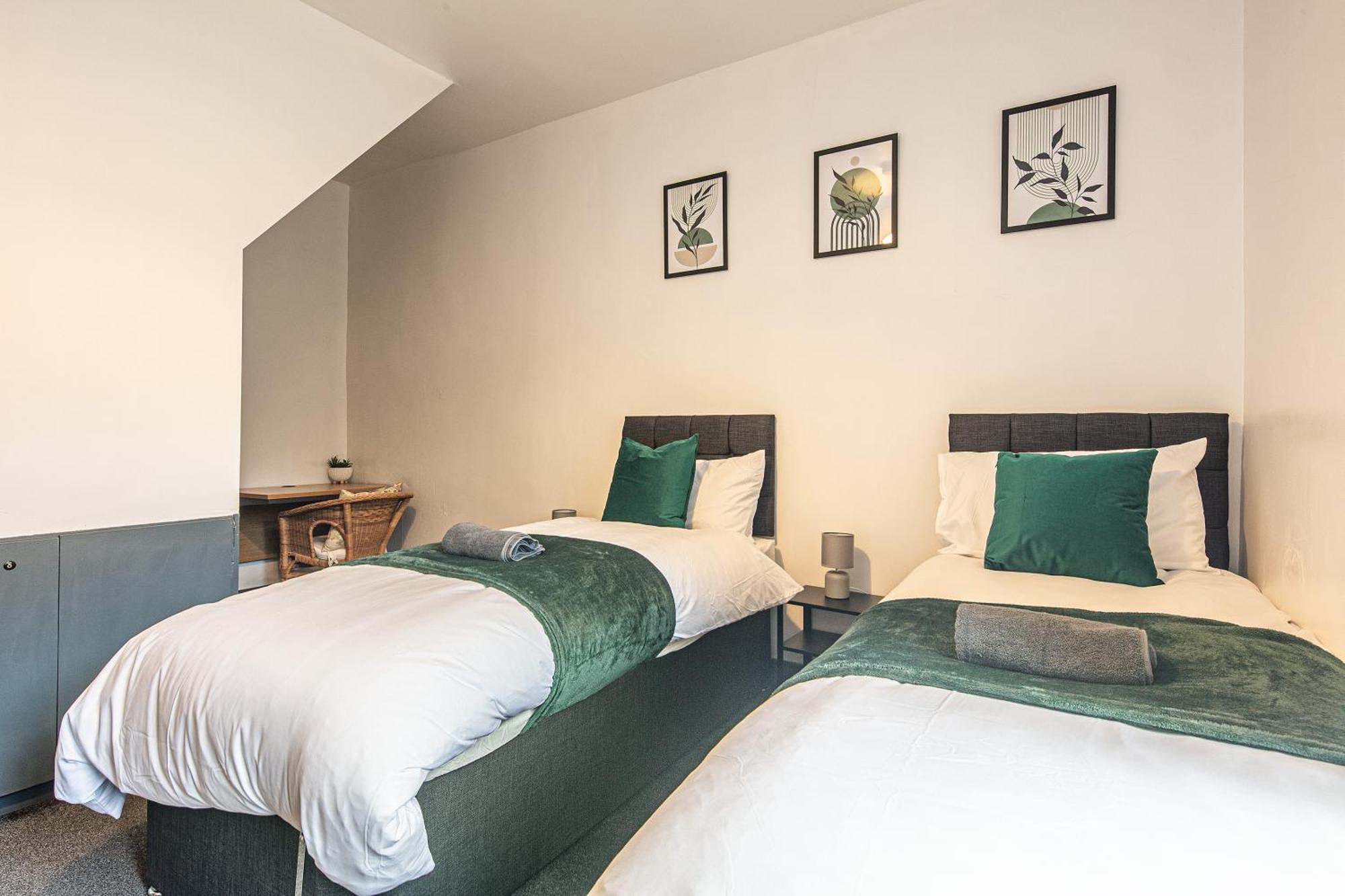 Holiday home Four Bedrrom House By Brookland Serviced Short Lets With Free Wifi Sheffield