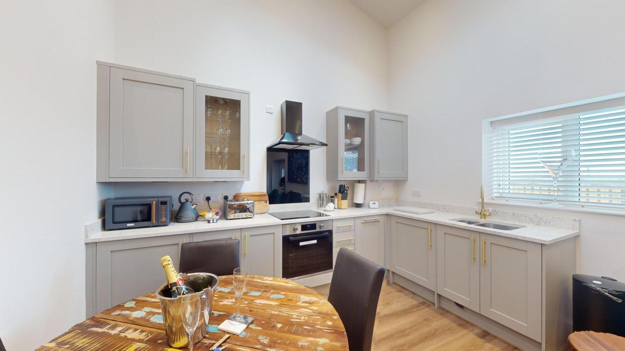 Springwood Barn No2 Merlyn * Sheffield