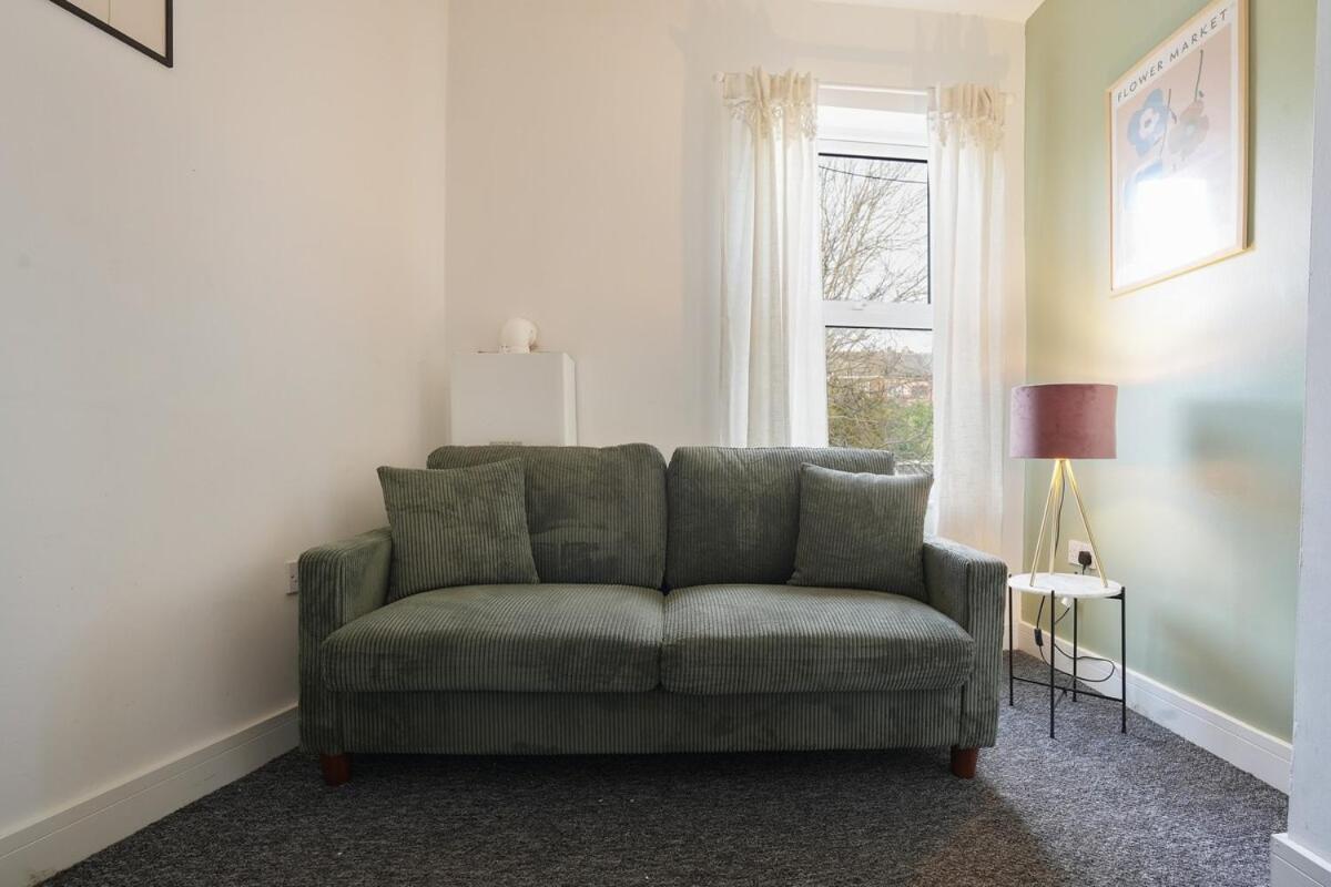 Modern 2 Bed In Hillsborough With Free Secure Parking - Hosted By Host Save Sheffield