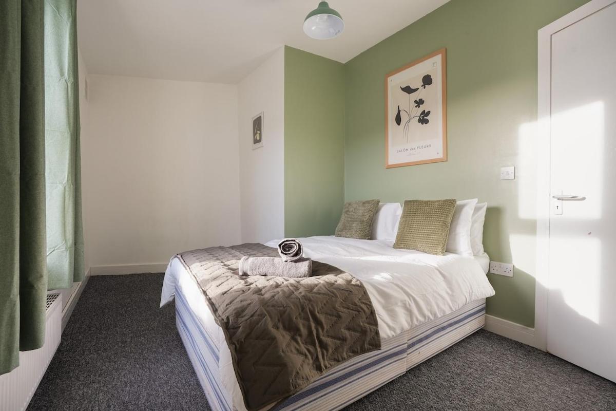 Modern 2 Bed In Hillsborough With Free Secure Parking - Hosted By Host Save Sheffield
