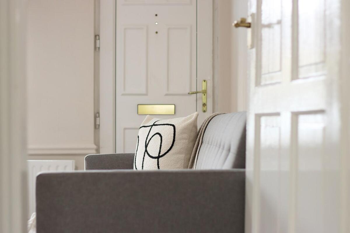Yasmin's 2 Bed - Great For Workers And Groups With Free Parking - Hosted By Host Save Sheffield