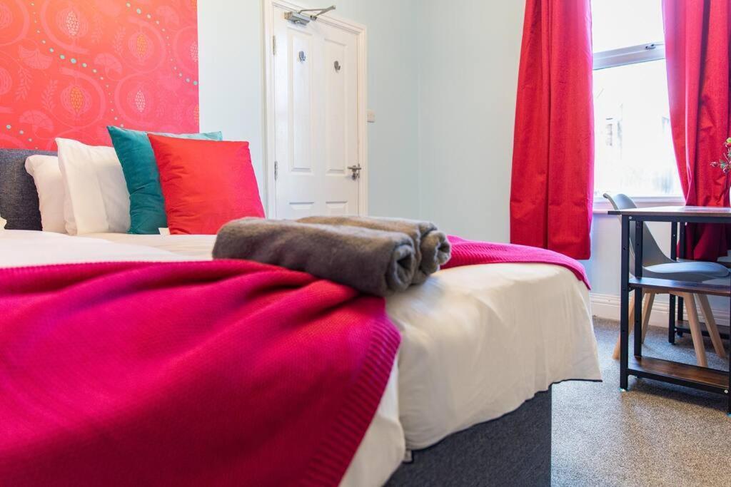 Stunning & Spacious 6br 10 Beds 5min To *