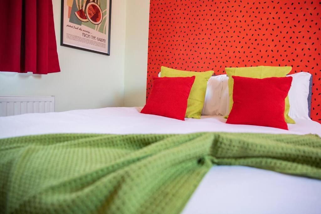 Stunning & Spacious 6br 10 Beds 5min To