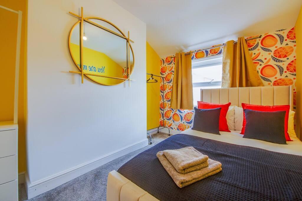 Stunning & Spacious 6br 10 Beds 5min To