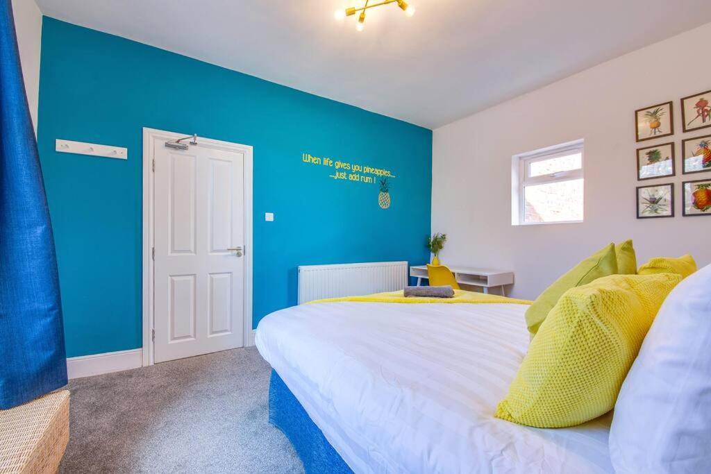 Stunning & Spacious 6br 10 Beds 5min To * Sheffield