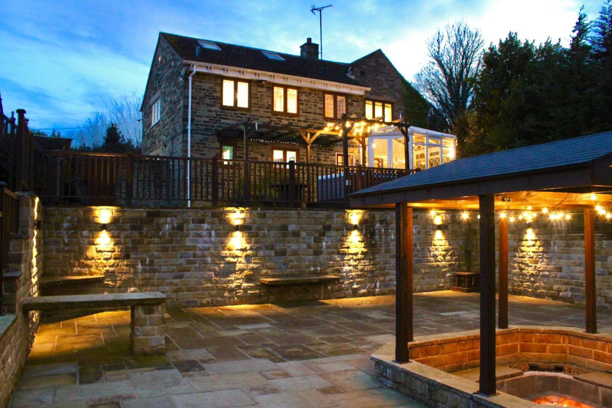 Rural Retreat With Hot Tub, Fire Pit & Games Room Holiday home Sheffield
