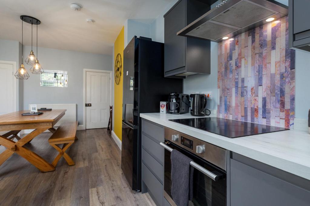 Modern Comfort-family-friendly-near & Peaks