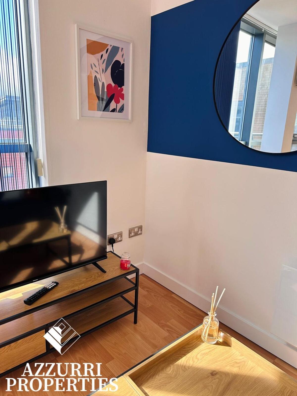 Monthly For Elegant 2-bedroom Penthouse Your Ultimate Retreat Sheffield