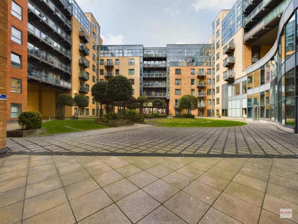 In Great Location With A Balcony & Parking Possible - West One Apartment