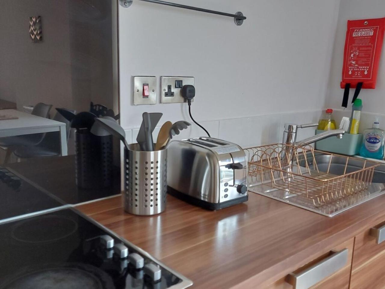 Apartment Lovely Stylish 2 Bedroom Serviced In Free Wifi Sheffield