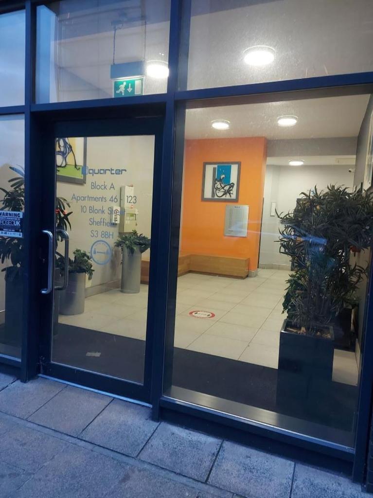 Lovely Stylish 2 Bedroom Serviced In Free Wifi Apartment Sheffield