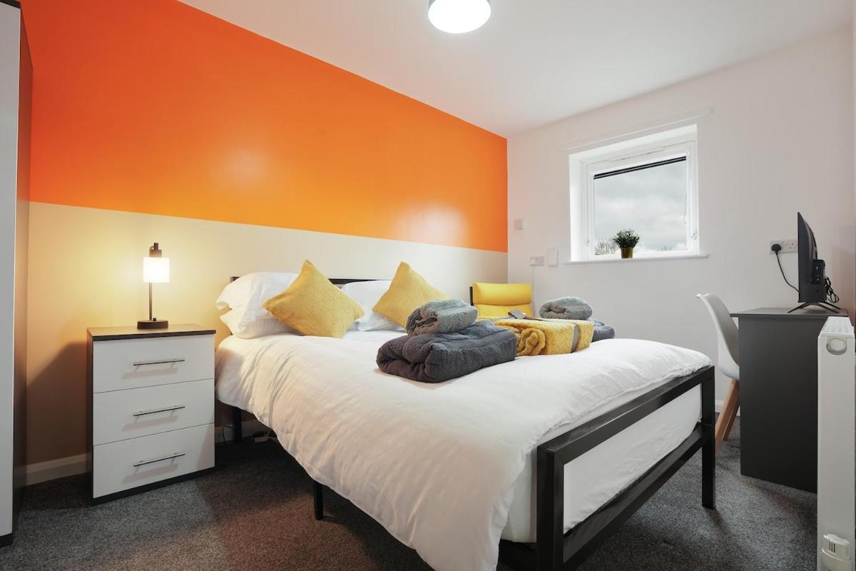 Modern 4 Bed Town-house, Free Parking Apartamento Sheffield