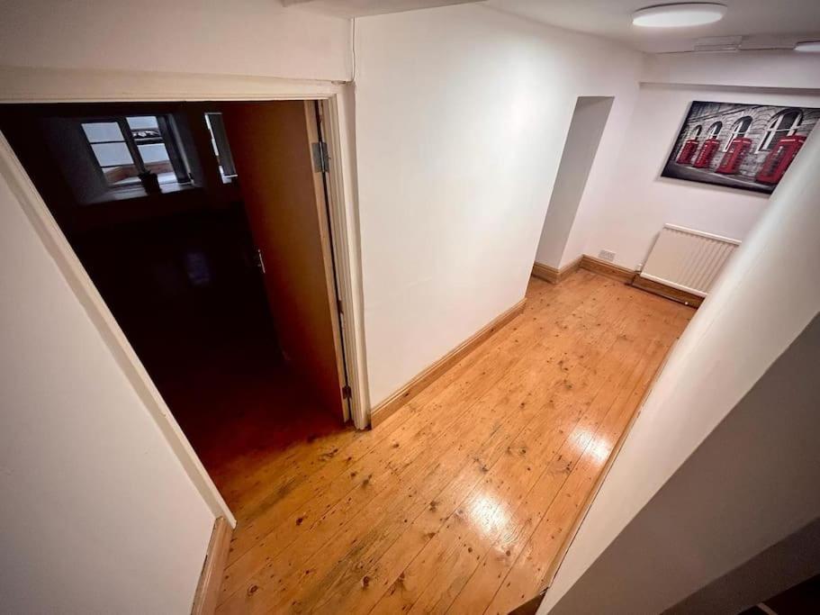 Homely Duplex 4 Bed & 3 Bathrooms Apartment *